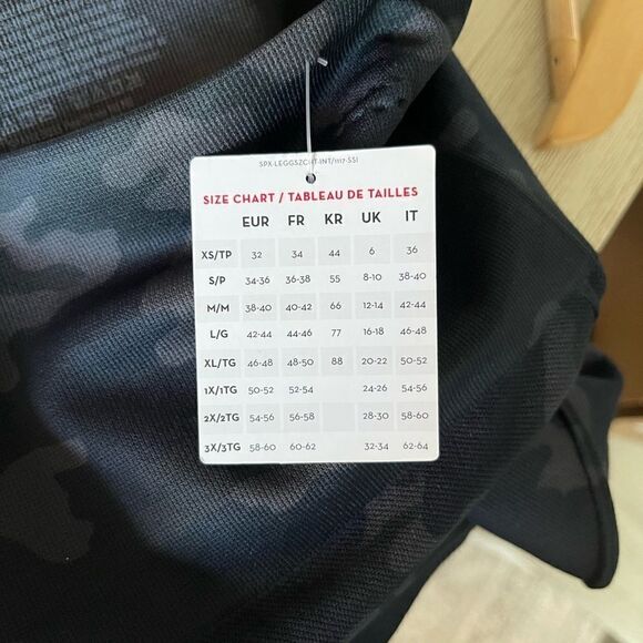 Womens Spanx Look at me Now Seamless Leggings in gray camo, size XS NWT - Picture 4 of 7